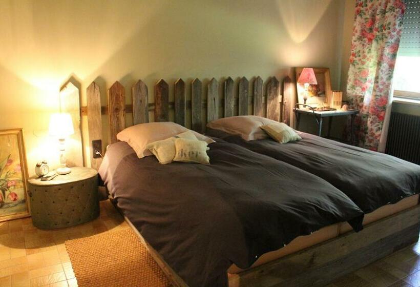 تختخواب و صبحانه Dans Le Jardin De Marie