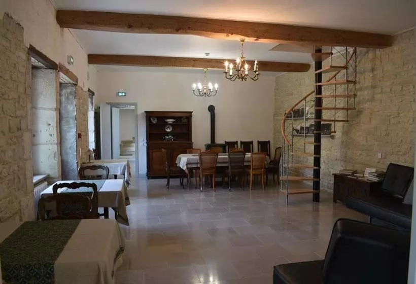 Aamiaismajoitus (B&B) Domaine Des Douves