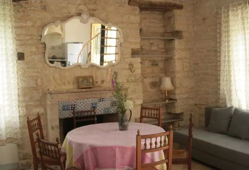 Aamiaismajoitus (B&B) Domaine Des Douves