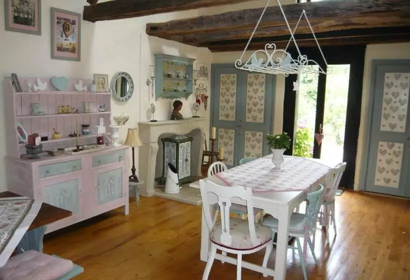 Aamiaismajoitus (B&B) L Arbre D Ange