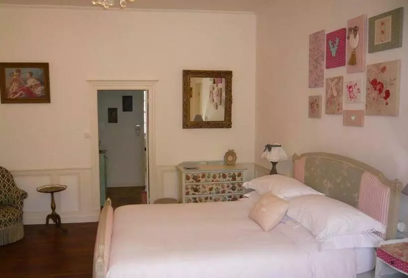 Aamiaismajoitus (B&B) L Arbre D Ange