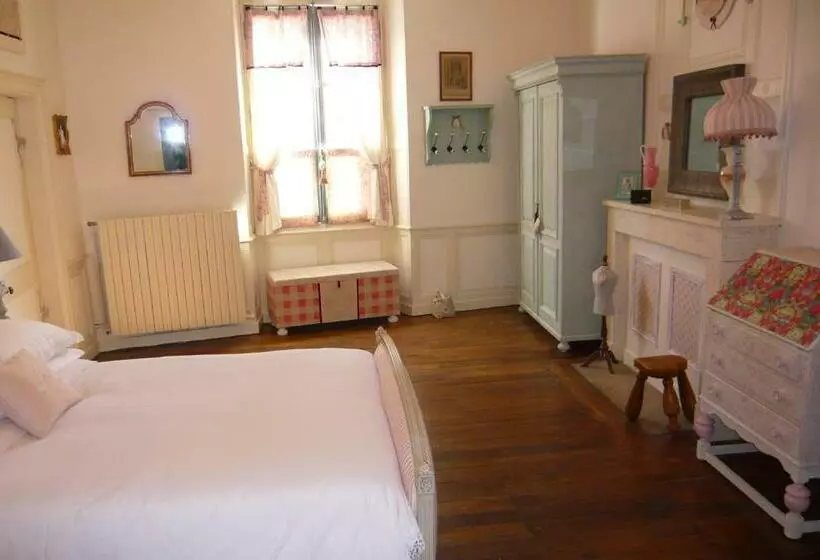 Aamiaismajoitus (B&B) L Arbre D Ange