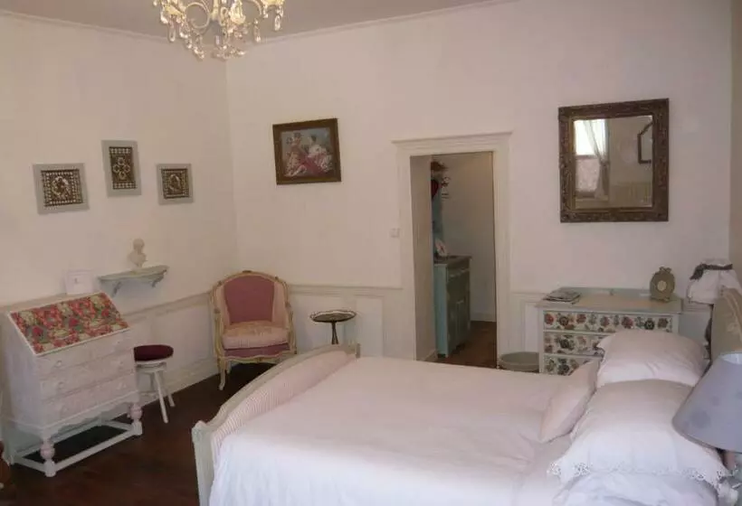 Aamiaismajoitus (B&B) L Arbre D Ange