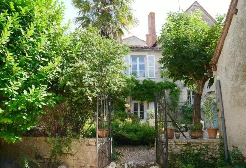 Aamiaismajoitus (B&B) L Arbre D Ange