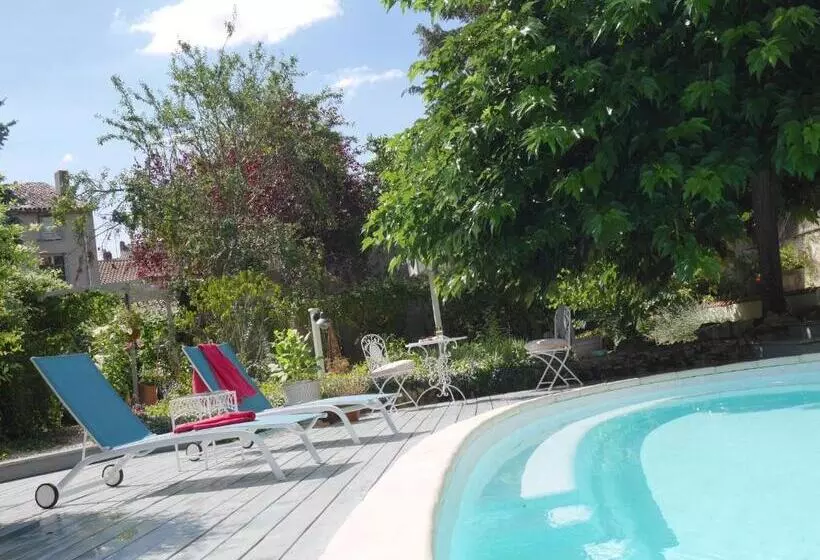 Aamiaismajoitus (B&B) L Arbre D Ange