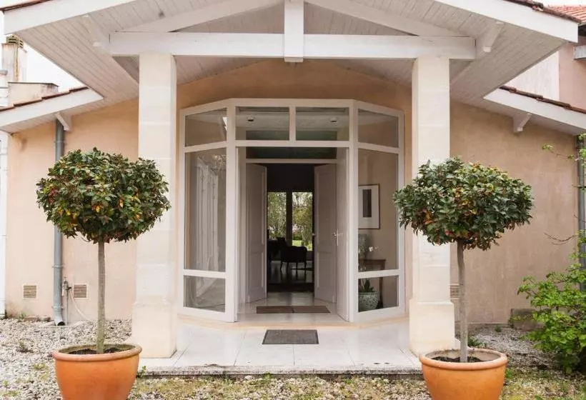 تختخواب و صبحانه Les Chambres D'hôtes De Château Vieux Robin