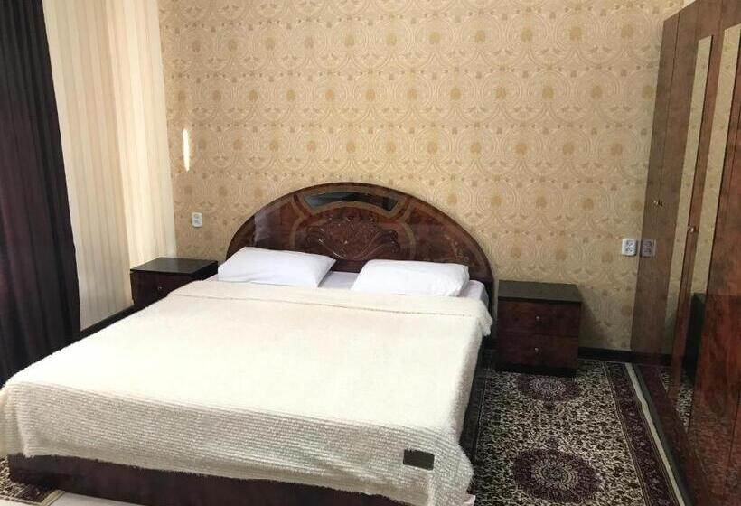 هتل Gostinitsa Grand