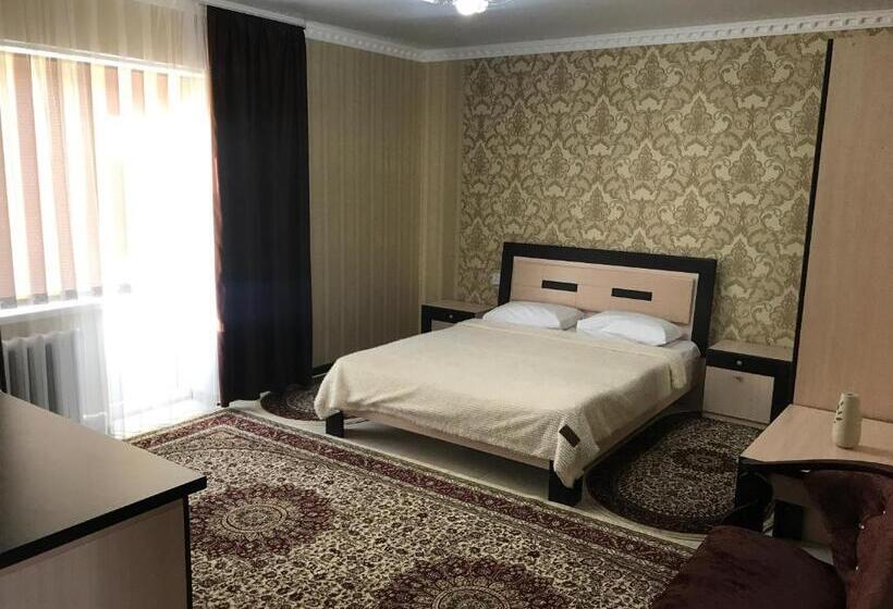 هتل Gostinitsa Grand