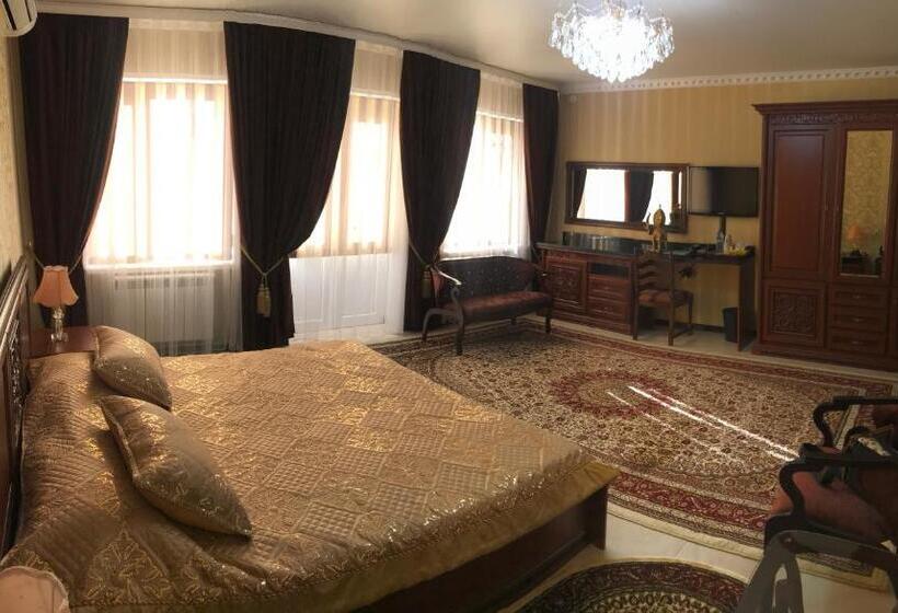 هتل Gostinitsa Grand