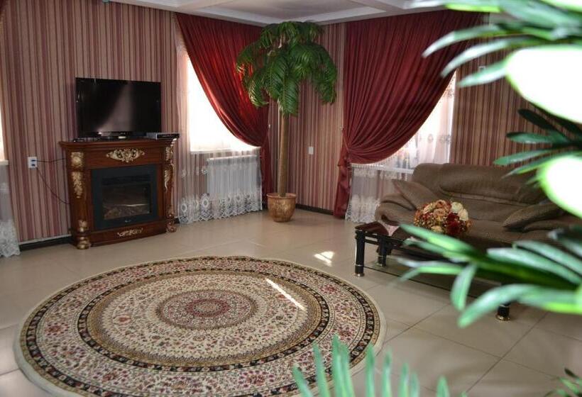 هتل Gostinitsa Grand