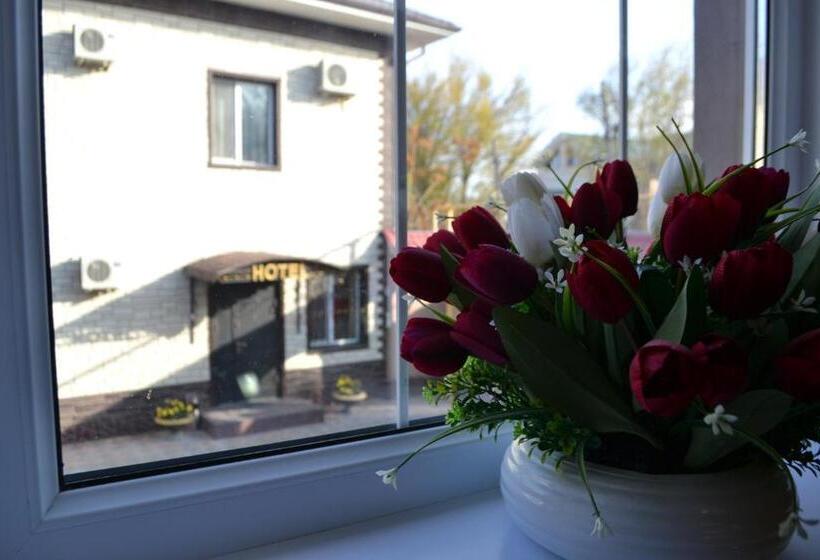 هتل Gostinitsa Grand