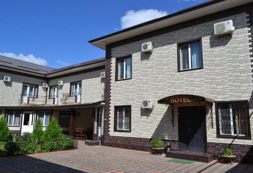 هتل Gostinitsa Grand