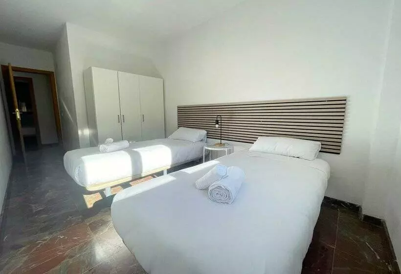 Apartamentos El Pilar 3000