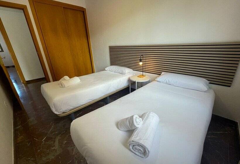 Apartamentos El Pilar 3000