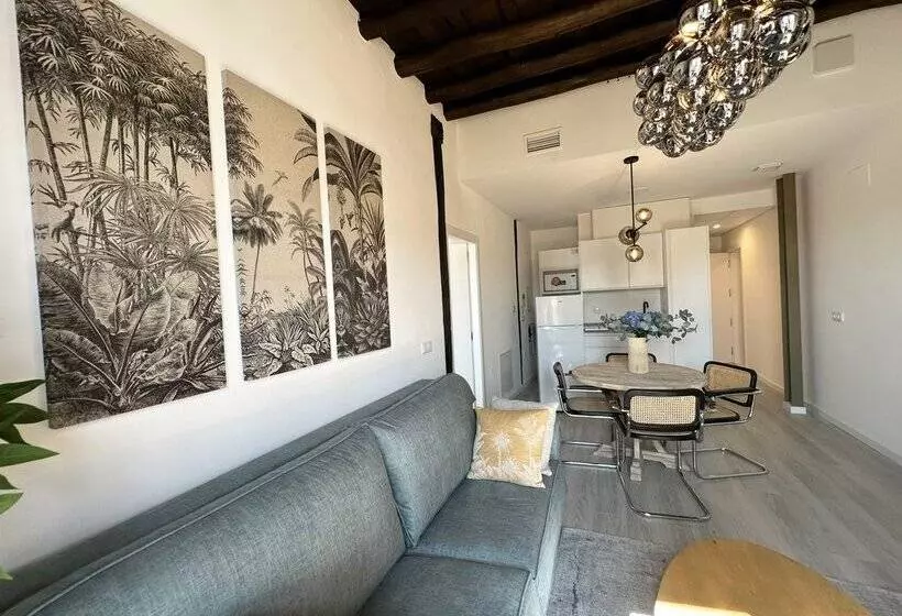 Apartamentos Puerta Elvira Suites 3000