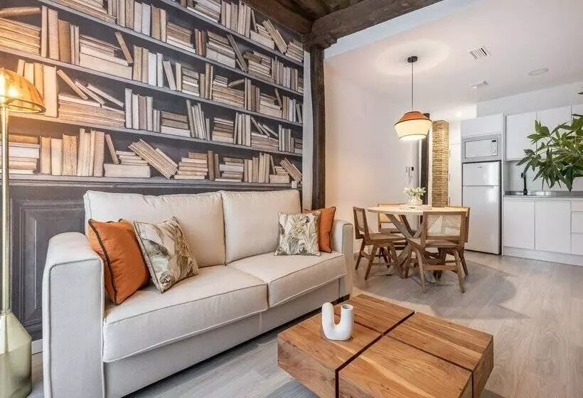 Apartamentos Puerta Elvira Suites 3000