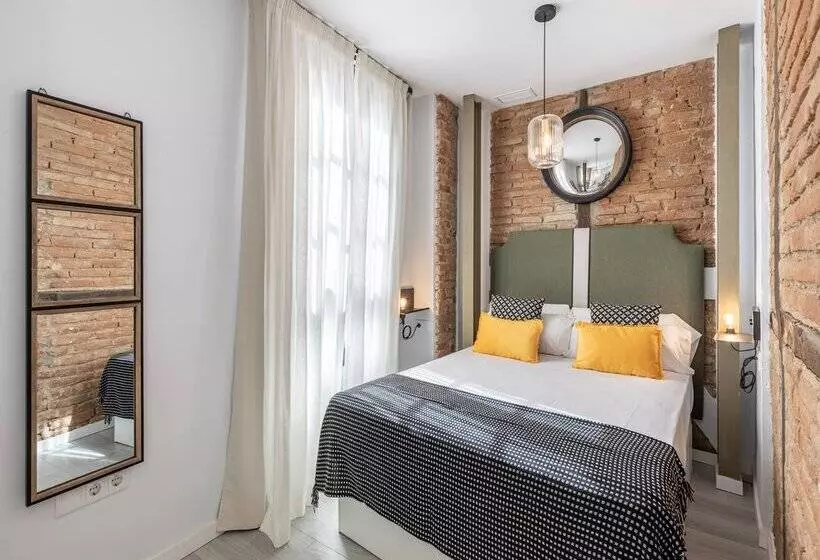 Apartamentos Puerta Elvira Suites 3000