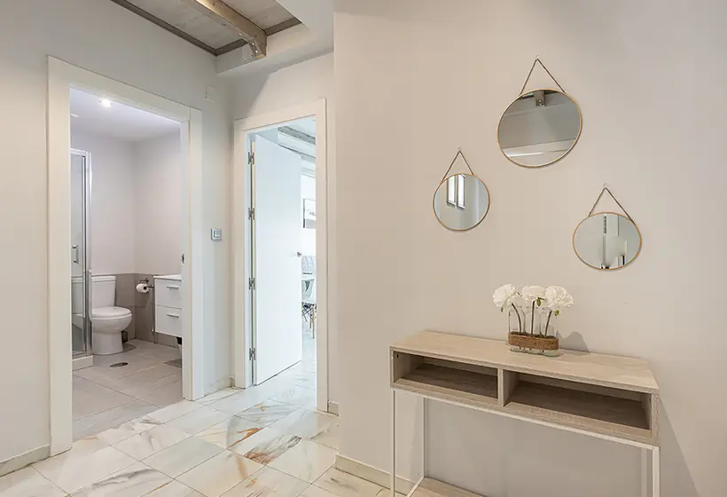 Apartamentos Puerta Elvira Suites 3000