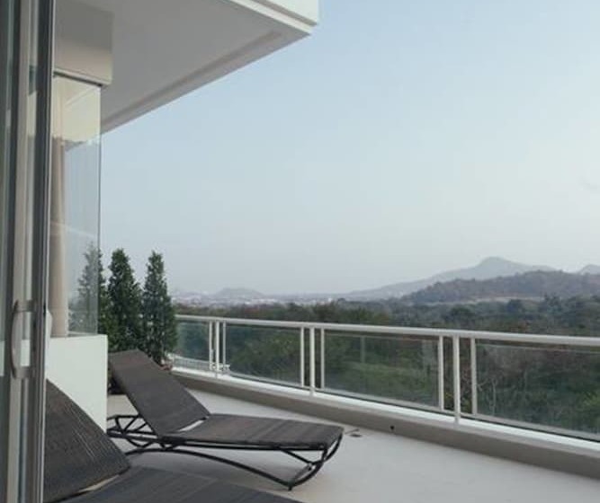 בית מלון כפרי The Peak Residence