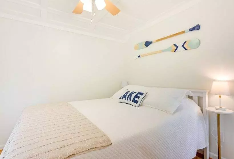 Beachy Palms Cottage On Lake Huron W/ Hot Tub!