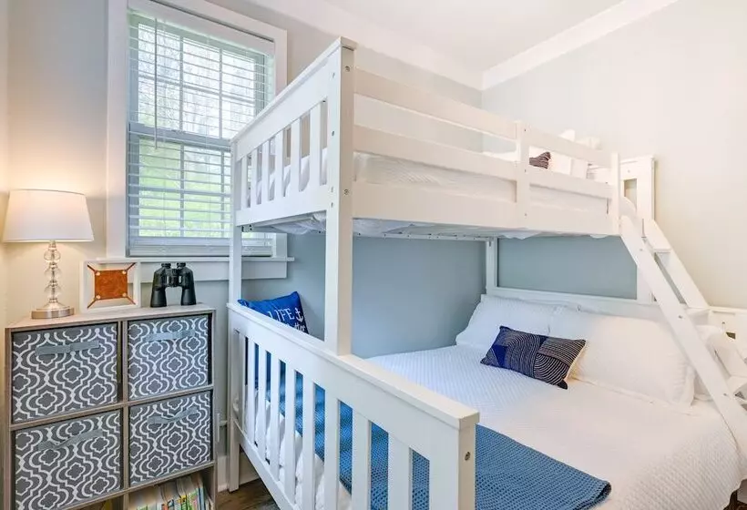 Beachy Palms Cottage On Lake Huron W/ Hot Tub!