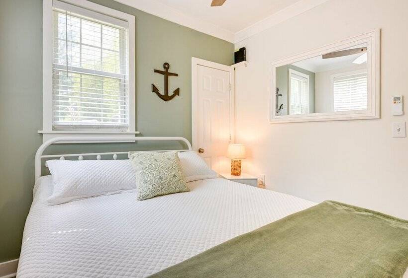 Beachy Palms Cottage On Lake Huron W/ Hot Tub!