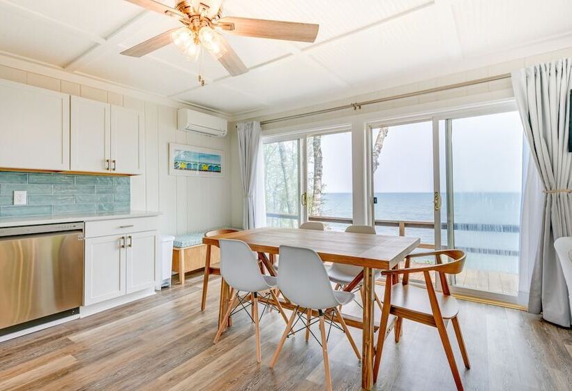 Beachy Palms Cottage On Lake Huron W/ Hot Tub!