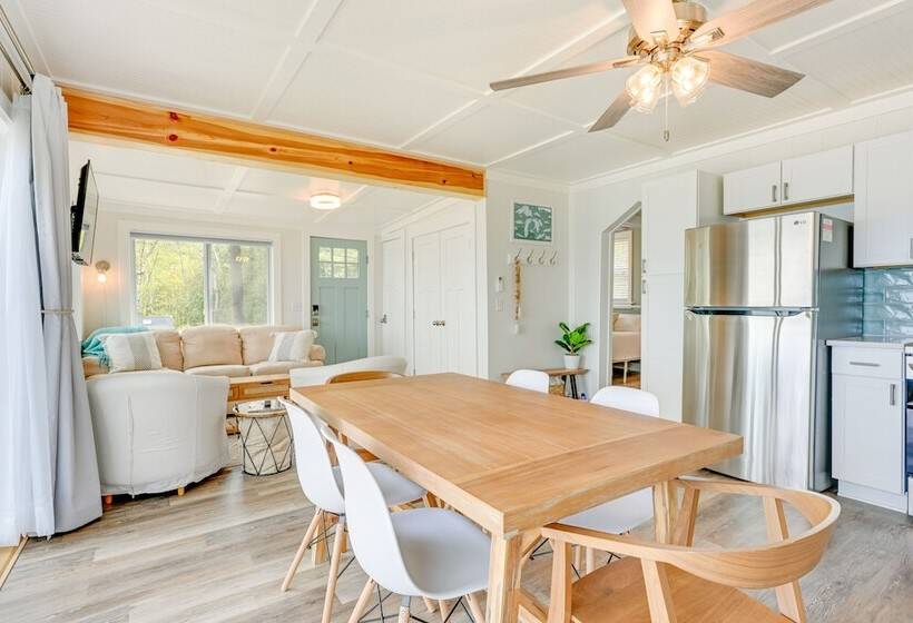 Beachy Palms Cottage On Lake Huron W/ Hot Tub!