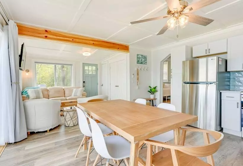 Beachy Palms Cottage On Lake Huron W/ Hot Tub!