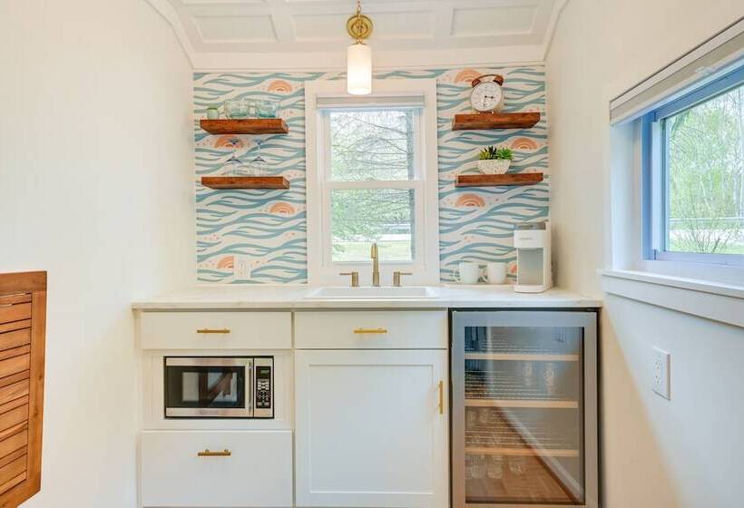 Beachy Palms Cottage On Lake Huron W/ Hot Tub!