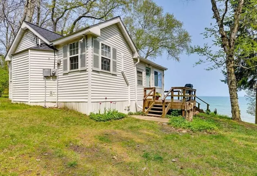 Beachy Palms Cottage On Lake Huron W/ Hot Tub!