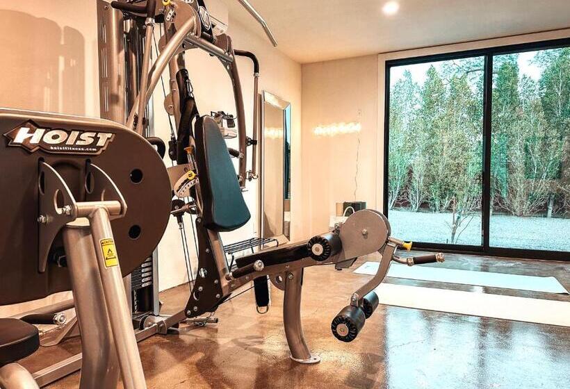 مبيت وإفطار The Yucca