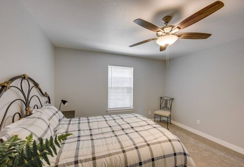 Callender Lake House: Fish, Boat + More!