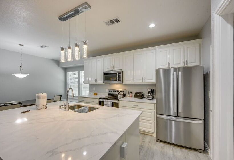 Callender Lake House: Fish, Boat + More!