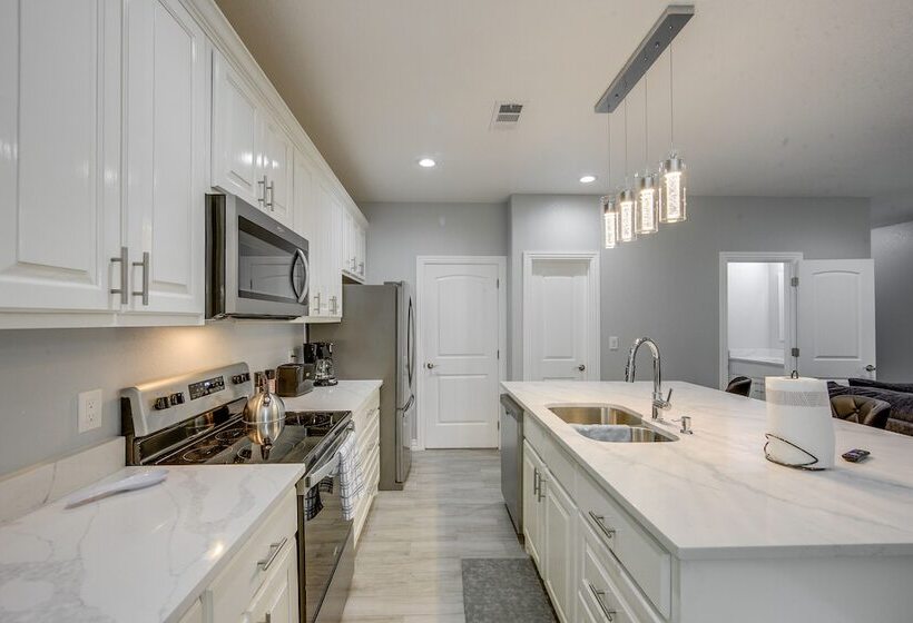 Callender Lake House: Fish, Boat + More!