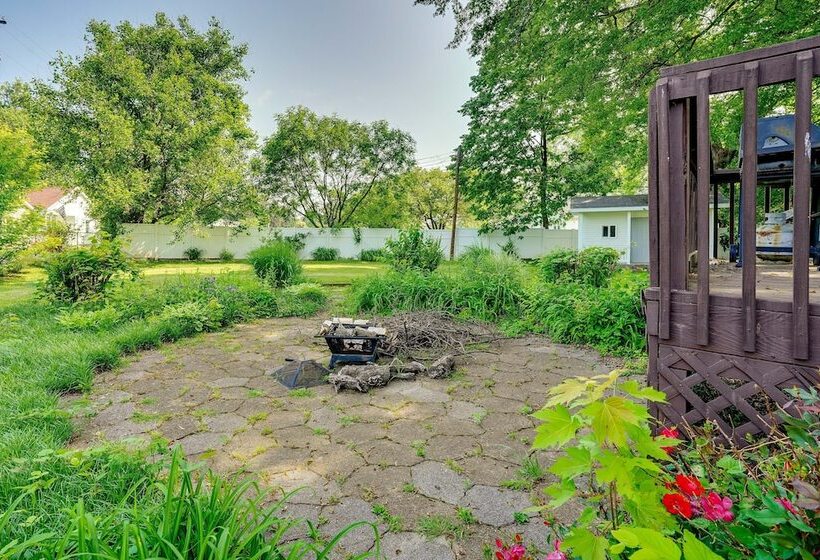 Charming Bardstown Home W/ Deck ~ 1 Mi To Downtown