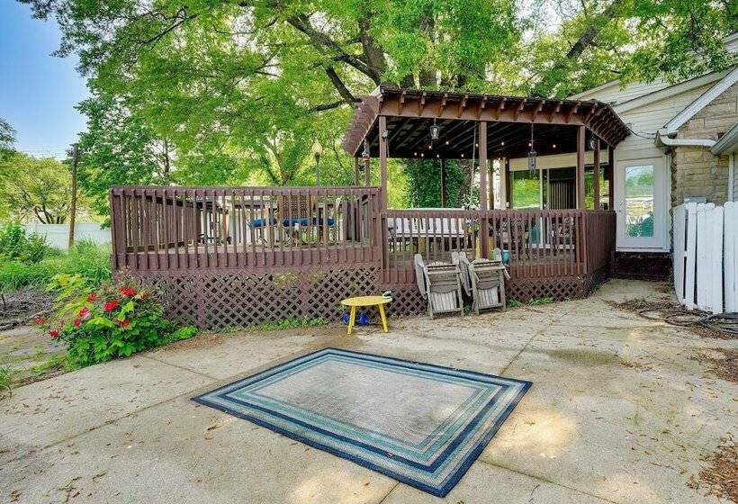 Charming Bardstown Home W/ Deck ~ 1 Mi To Downtown