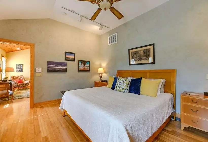 Couples Retreat On Bay Tree Lake