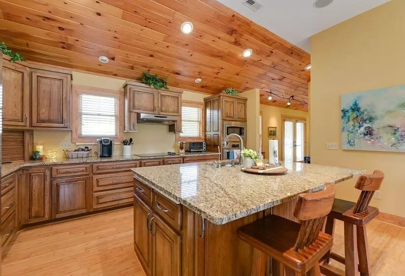 Couples Retreat On Bay Tree Lake