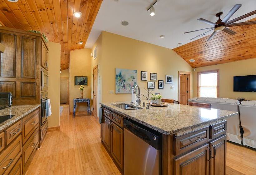 Couples Retreat On Bay Tree Lake