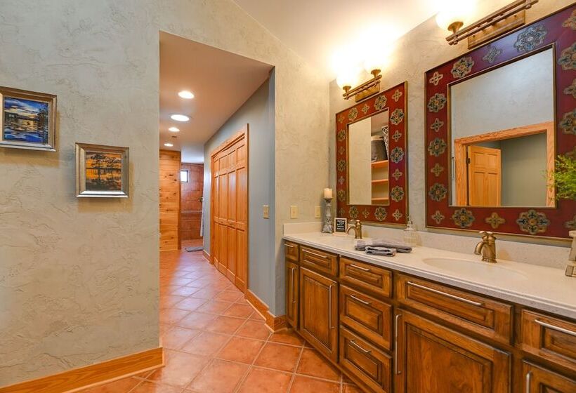 Couples Retreat On Bay Tree Lake