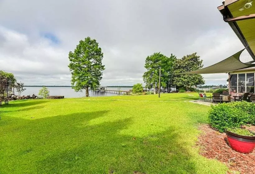 Couples Retreat On Bay Tree Lake