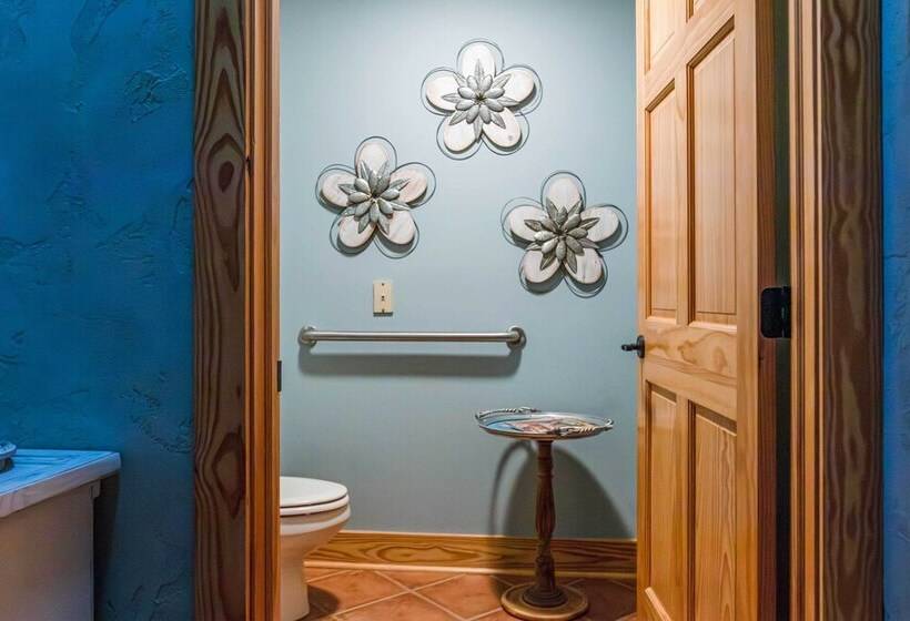 Couples Retreat On Bay Tree Lake