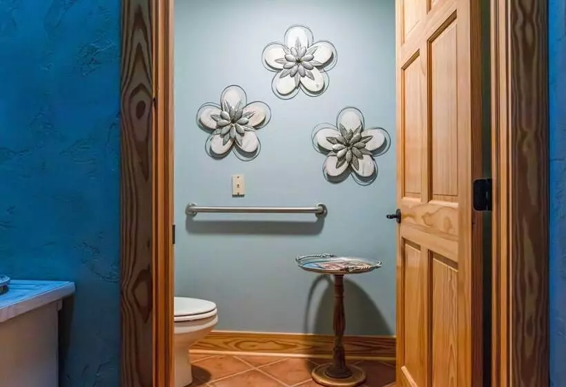 Couples Retreat On Bay Tree Lake