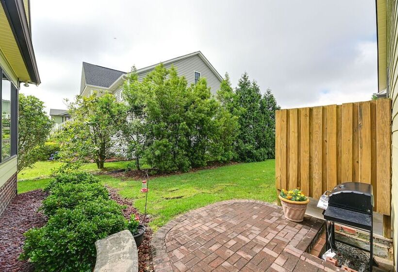 Couples Retreat On Bay Tree Lake