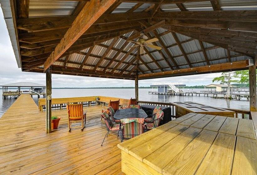 Couples Retreat On Bay Tree Lake