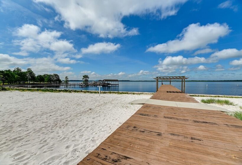 Couples Retreat On Bay Tree Lake