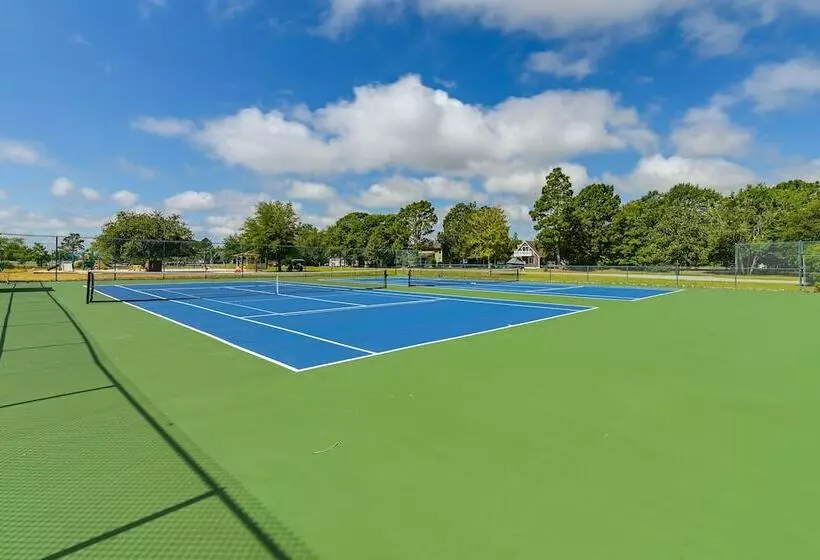 Couples Retreat On Bay Tree Lake