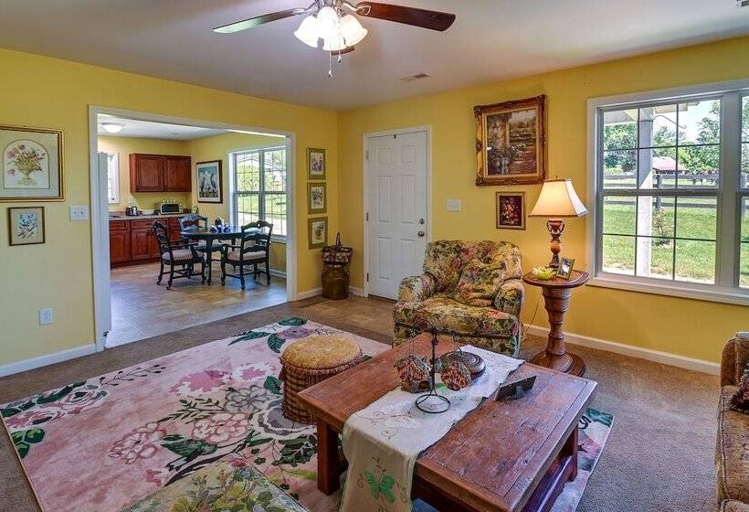 Cozy Georgetown Cottage On A Working Horse Farm!