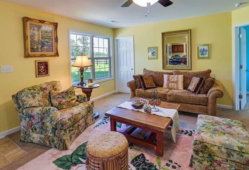 Cozy Georgetown Cottage On A Working Horse Farm!